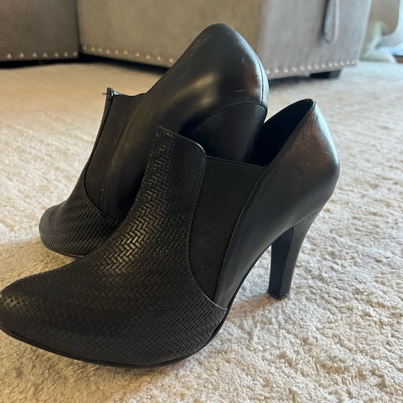 Elegant Black Women's Ankle Boots - Picture 7 of 14